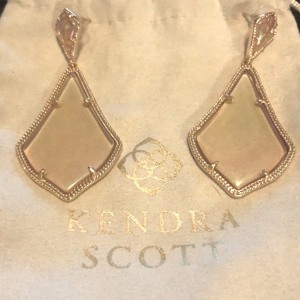 Kendra Scott Peach Iridescent Earrings